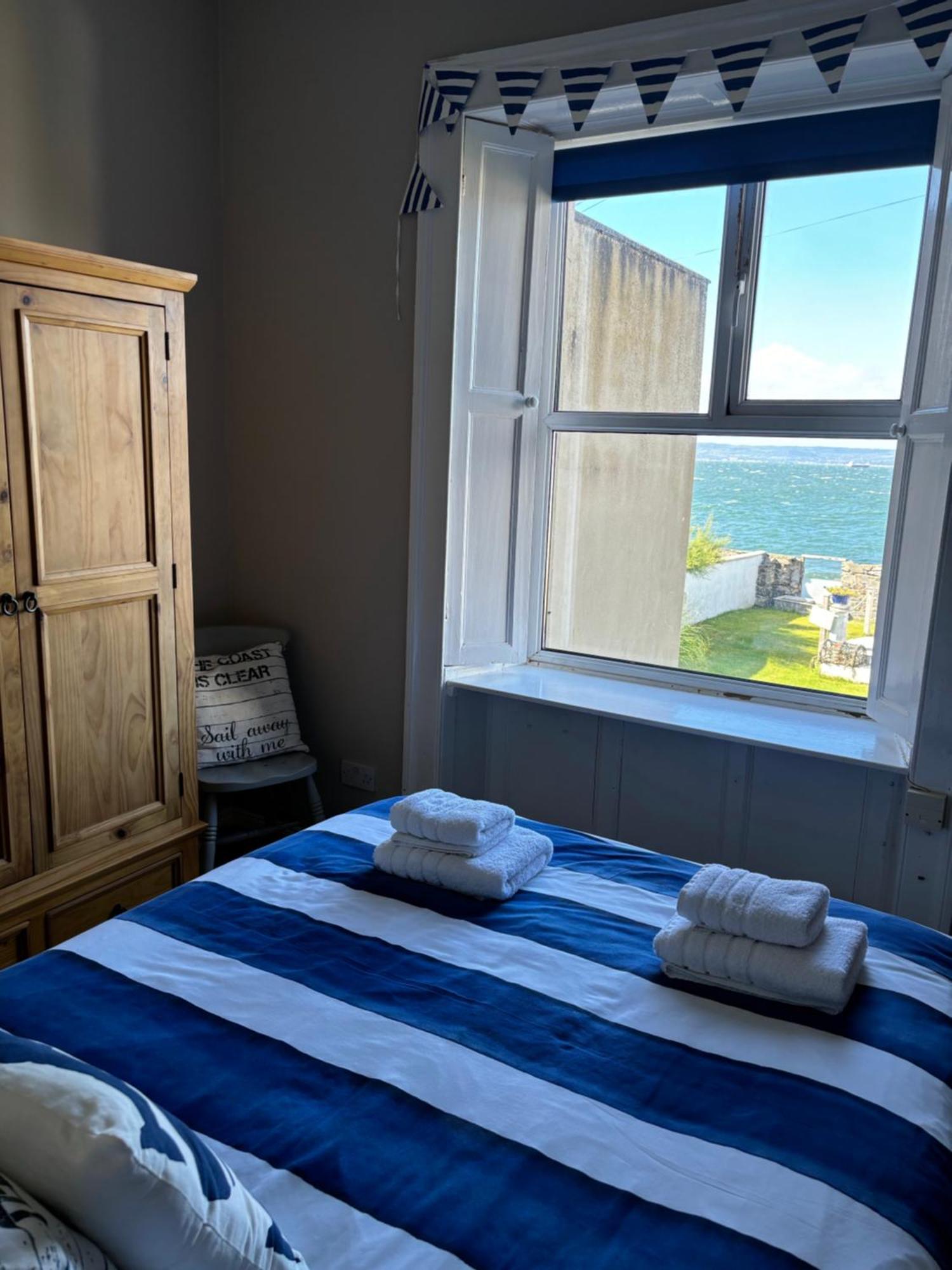 Splash Cottage Beach House With Sea Lapping Garden Bangor  Bagian luar foto
